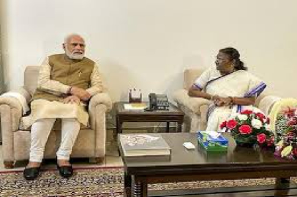 पंतप्रधान मोदींनी घेतली राष्ट्रपती द्रौपदी मुर्मू यांची भेट